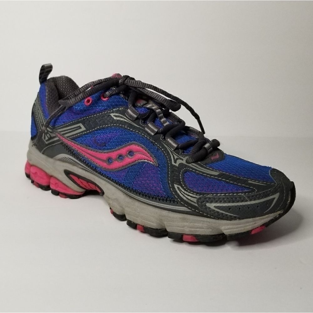 Saucony athletic shoes size 9